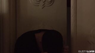 Kyra Hot a magyar pornószínész megrakva