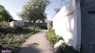 Tini nőci lovagolja a pasi faszát