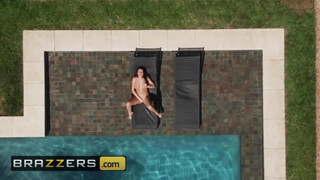 BRAZZERS - Jolee Love a hatalmas tőgyes fiatal kisasszony