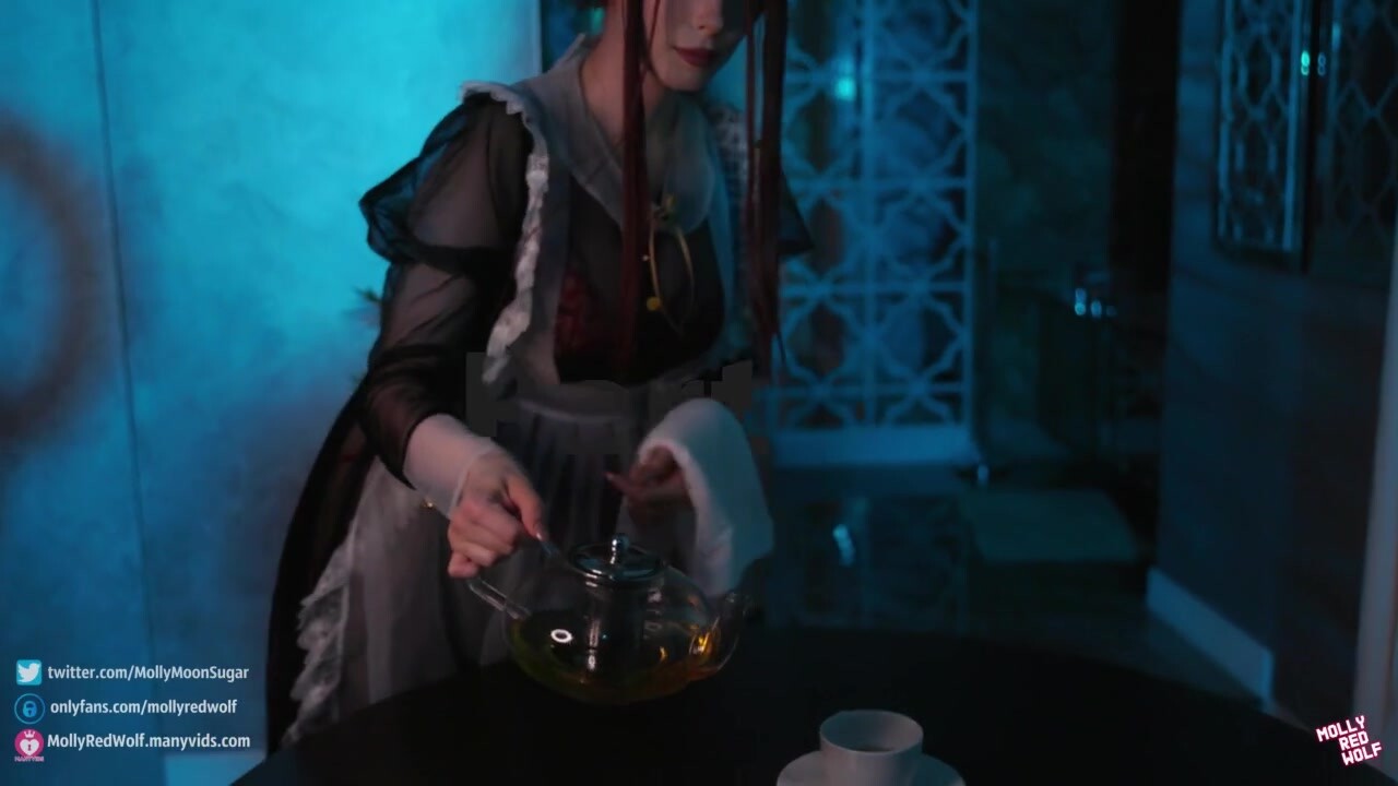 Perverz cosplayes tini hölgyemény