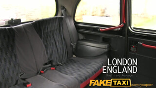 FakeTaxi - szűk pinájú nag mellű nőci