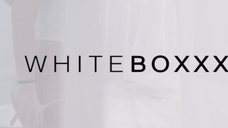 WhiteBoxxx - Nelly Kent a méretes kannás román bige