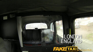FakeTaxi - telt fekete hajú bige pénzért mindent bevállal