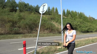 Hatalmas mellű tini spiné pénzért kefél - Public Agent