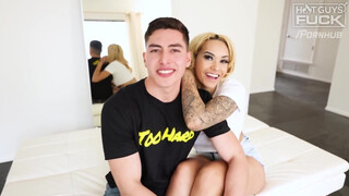 Hot Guys Fuck - Latina csávó és a világos szőke ribanca dugnak