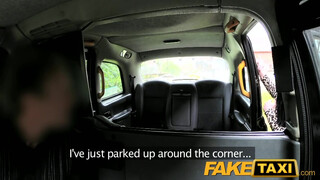 FakeTaxi - Skyler Mckay a taxissal baszik
