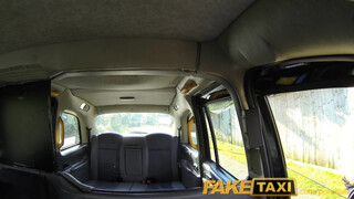 FakeTaxi - Chelsey Lanette a hatalmas cicis szöszi