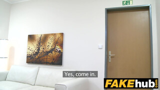 Fake Agent - ártatlan csoki hölgyemény és a kuki esete
