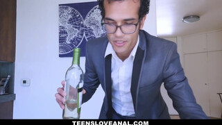 Teens Love anal - szexy hölgyemény felkínálja a picsáját