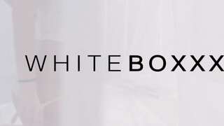 WhiteBoxxx - hatalmas picsájú csaj reggel is akar kúrni