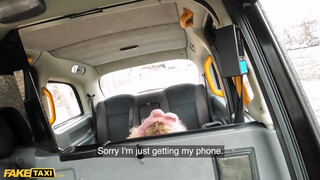 Fake Taxi - Fullos latina spiné bekúrva a taxiban