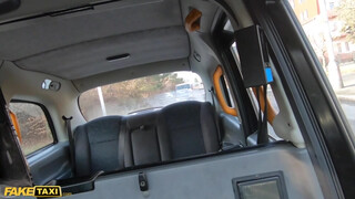 Fake Taxi - Didi Zerati a hatalmas csöcsű francia spiné