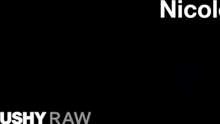TUSHYRAW - Nicole Doshi segglukába beverik
