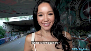 Public Agent - Asia Vargas a gyönyörű ázsiai nőci