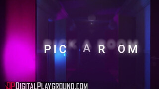 DigitalPlayground - Három picsa élvezkedik