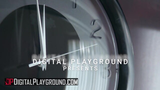 DigitalPlayground - Kira Noir a dögös félvér kiscsaj