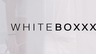WHITEBOXXX - Tini kisasszony játszik a puncijával