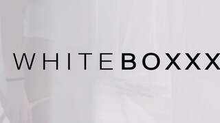 WhiteBoxxx - Vinna Reed a izgató cseh spiné