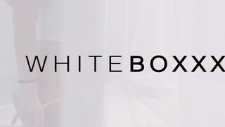 WHITEBOXXX - Monika Benz és Sabrisse kinyalják egymás punciját