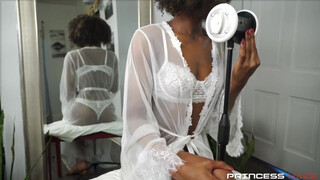 PrincessHaze a fullos barna csajszi