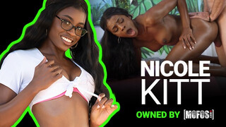 Mofos - Nicole Kitt a fullos méretes didkós csoki bige